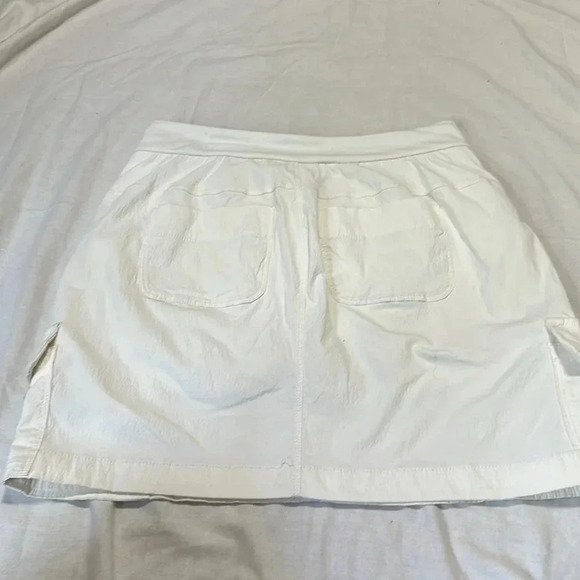 Athleta Trekkie Skort Skirt Womens Size 2 White Cargo Pockets Stretch - Picture 8 of 8